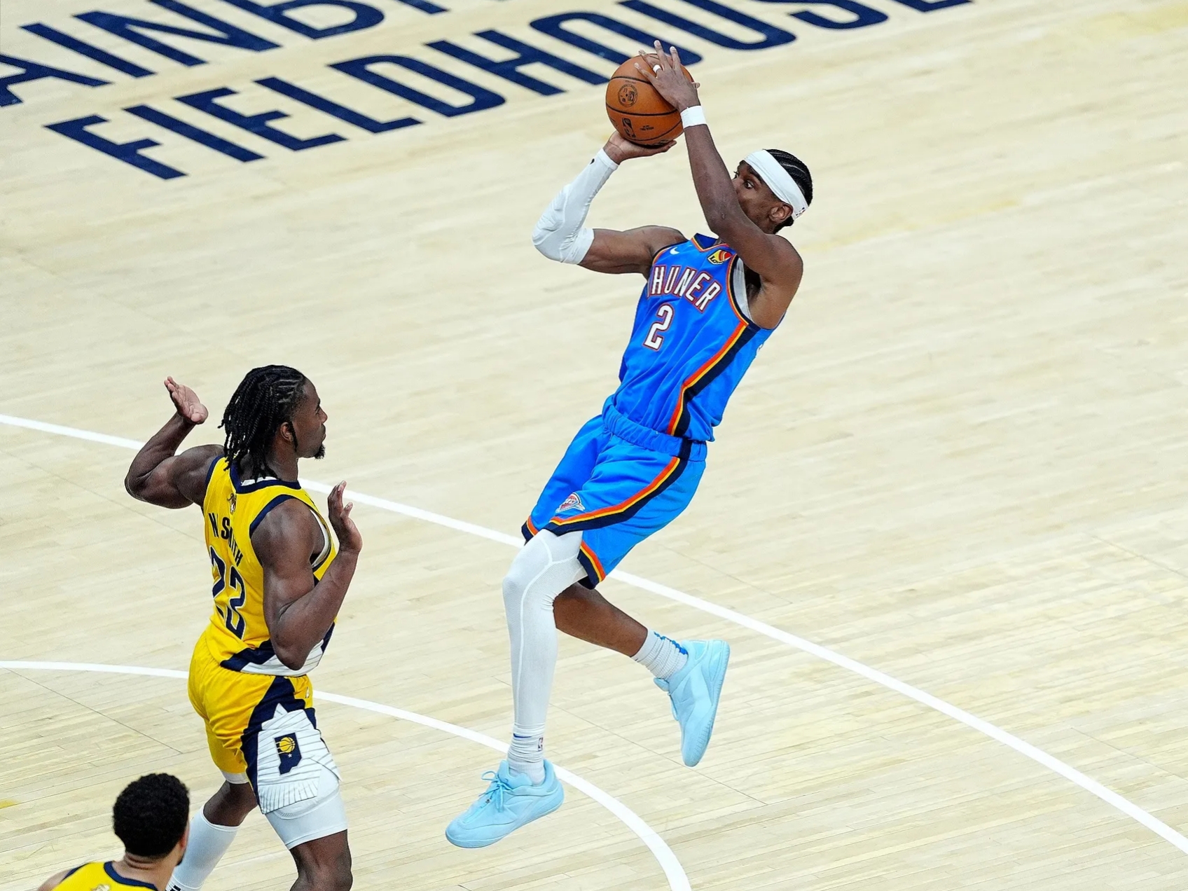 爱游戏体育-赛地聚焦：NBA季后赛清晨热度飙升，菲尼克斯太阳篮板制胜，震撼外界，身体对抗强度拉满的简单介绍